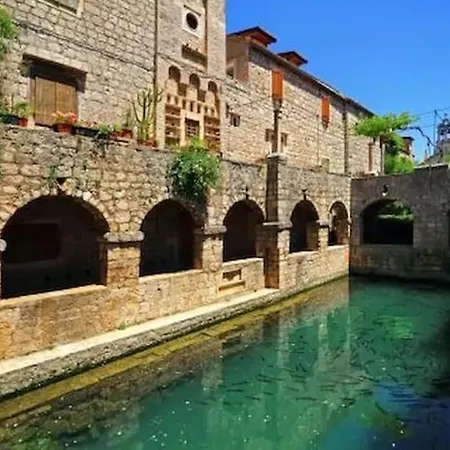 House Old Town Stone House Nyaraló *
